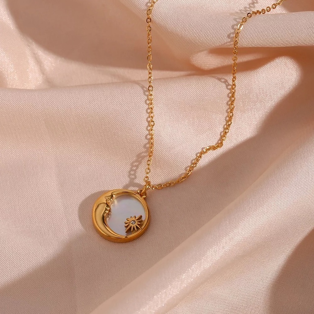 New 18k Gold Disc Sun Moon Pendant Necklace, nice Necklace, cute Necklace - Picture 3 of 7